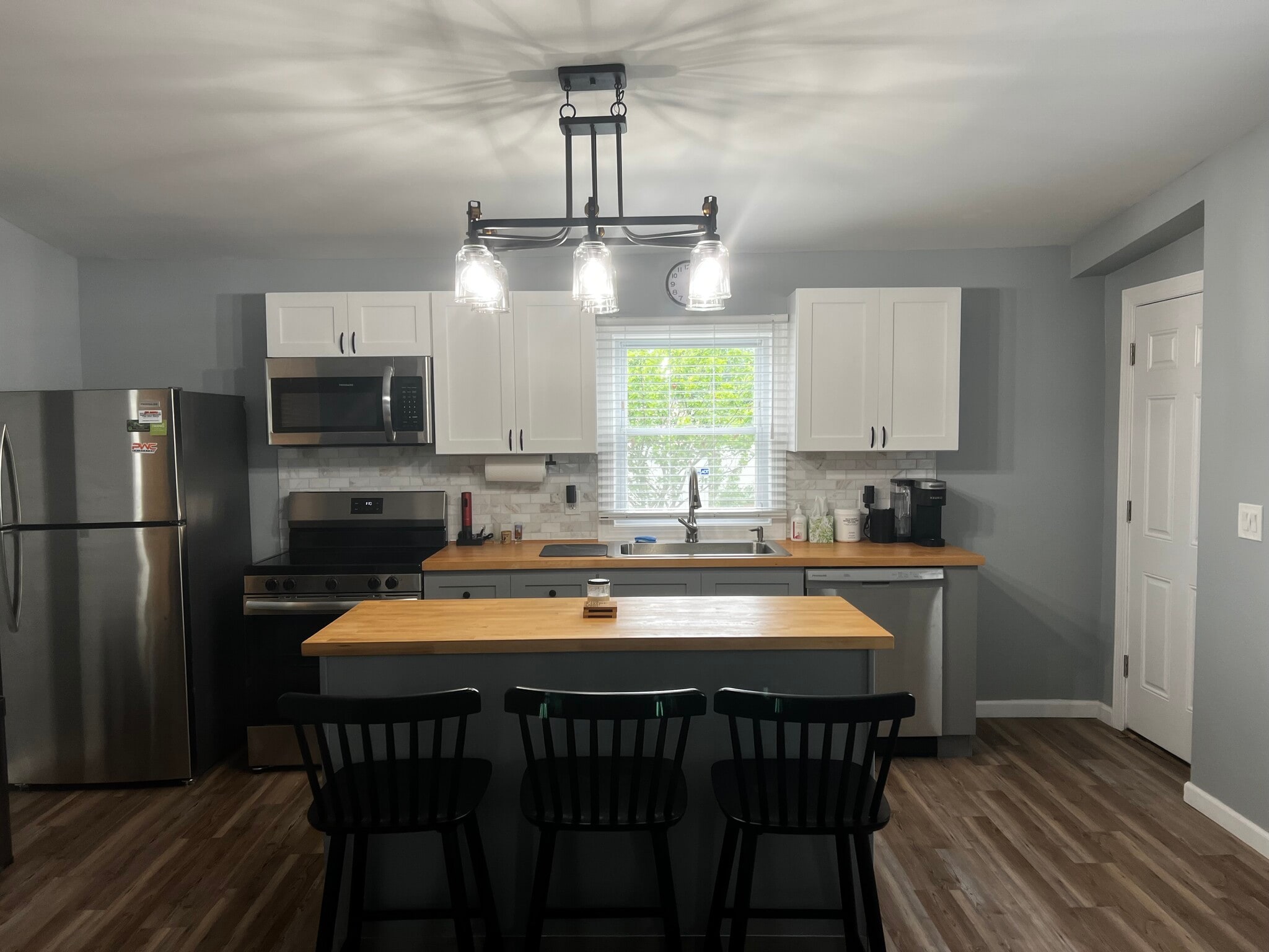 Building Photo - 1957 W Lake Ave