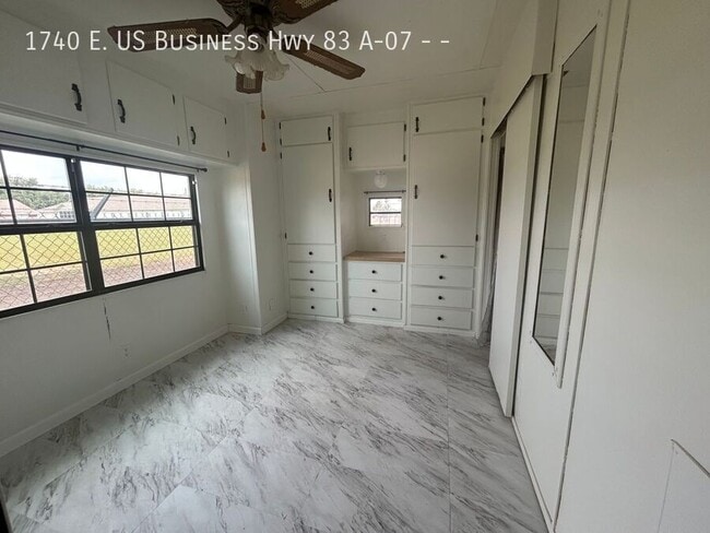 Building Photo - 7 A St
