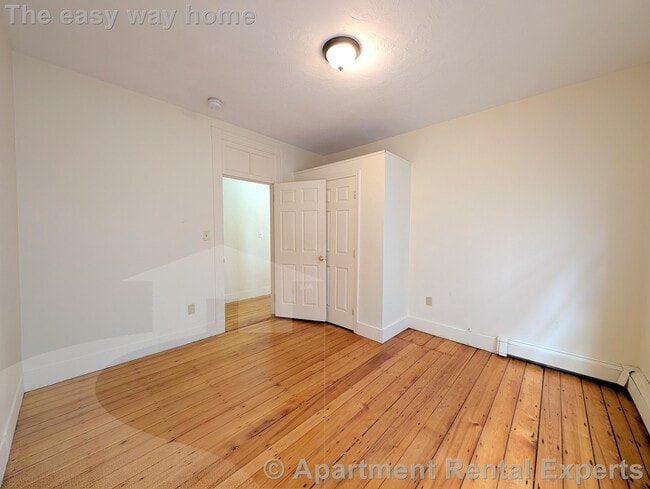 Building Photo - 61 Webster Ave