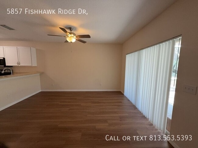 Building Photo - 5857 Fishhawk Ridge Dr