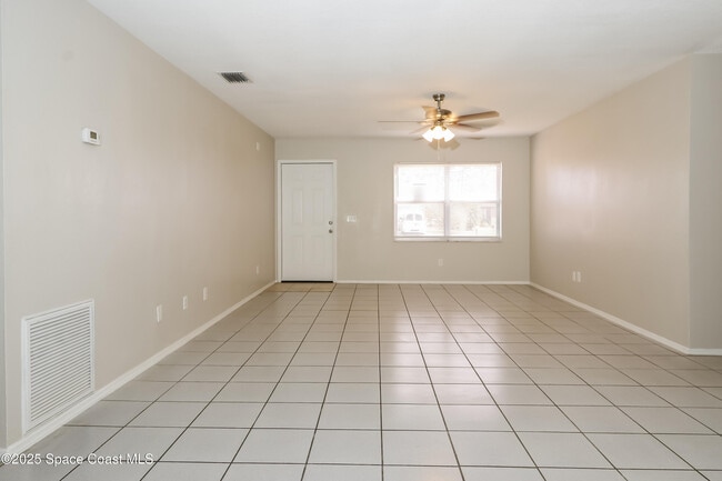 Building Photo - 2252 SE Berkshire Blvd