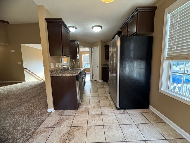 Building Photo - Gorgeous 5 Bedroom Home