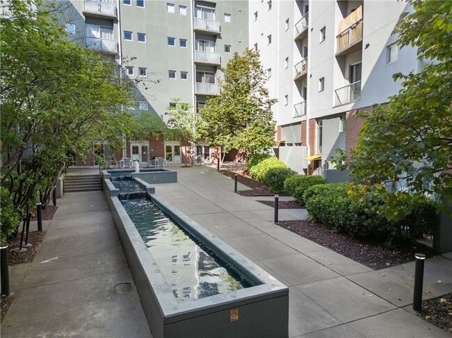 Building Photo - 620 Glen Iris Dr NE