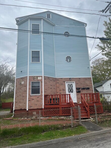 Building Photo - 5 Webster Pl
