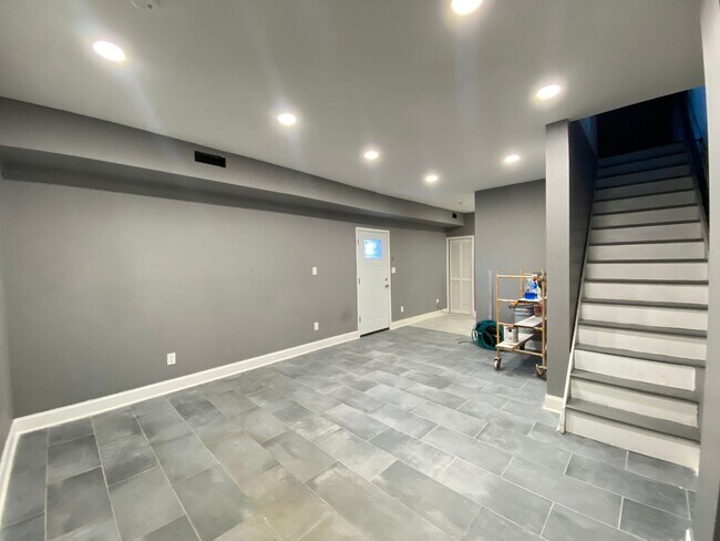 Building Photo - 1230 N 15TH ST