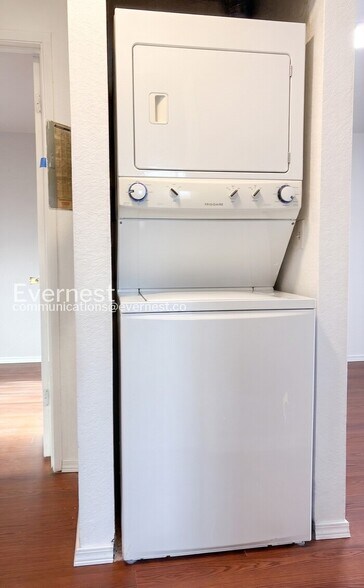 Building Photo - 1033 SW 148th St