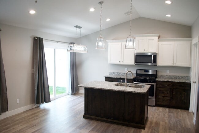 Building Photo - 424 Franklin St