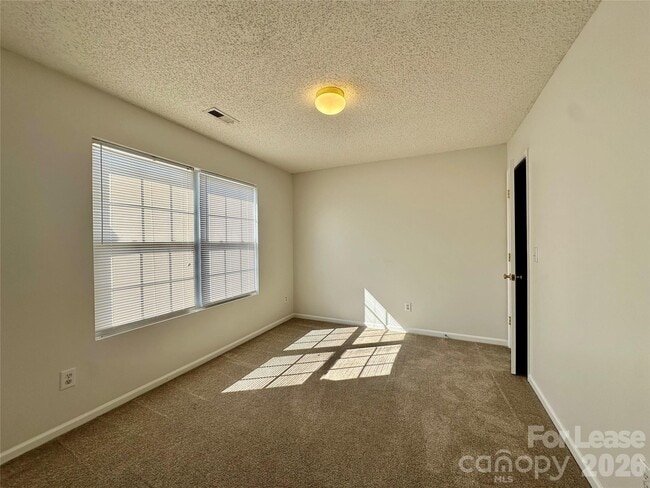 Building Photo - 5787 Dove Point Dr SW