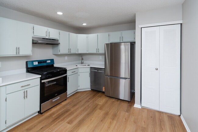 Building Photo - 69 Fisher Dr