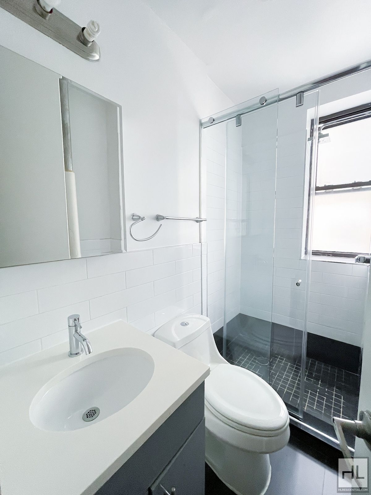 Building Photo - EASTERN PARKWAY / Crown Heights Studio