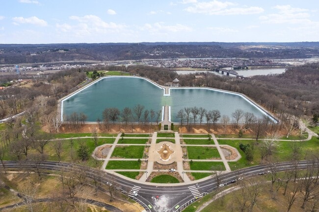Building Photo - 5807 Callowhill St