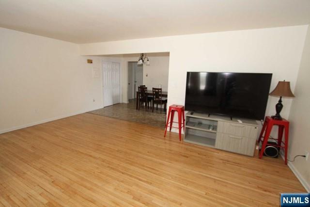 Building Photo - 307 Legion Pl