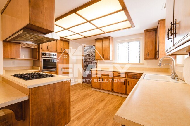 Primary Photo - 4743 Levelside Ave