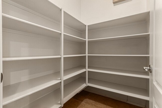 Building Photo - Chandler 4 Bedroom - 2.5 Bathroom with Pri...