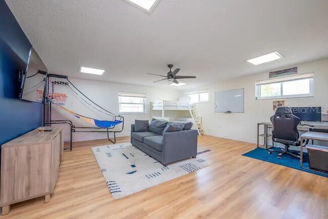 Building Photo - 430 Stimson St