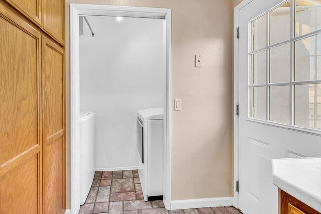 Building Photo - Patricia Lane