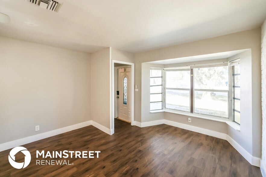 Building Photo - 5801 Royal Palm Blvd