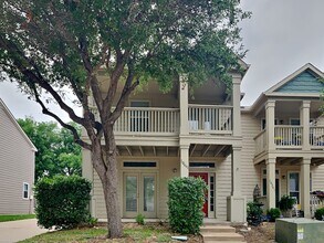Building Photo - 10661 Traymore Dr