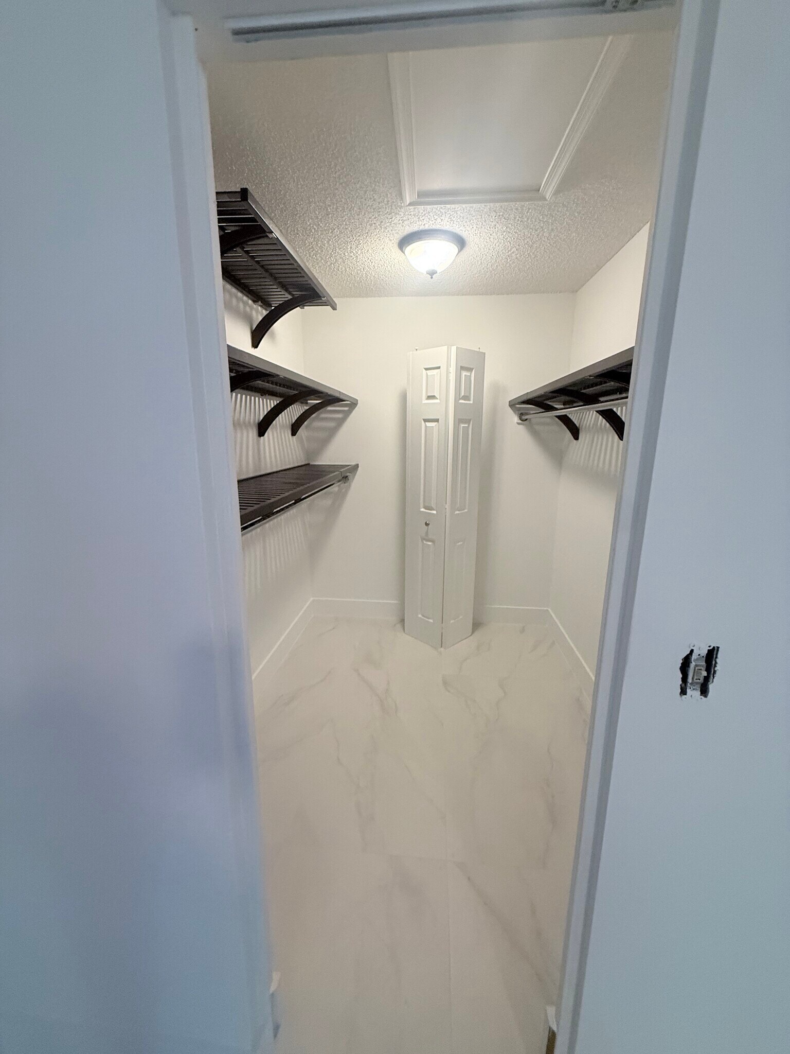 Building Photo - 22124 Palms Way