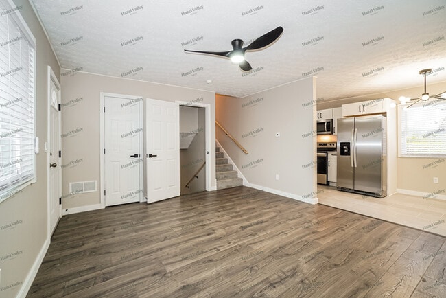 Building Photo - 5393 Centner Ln