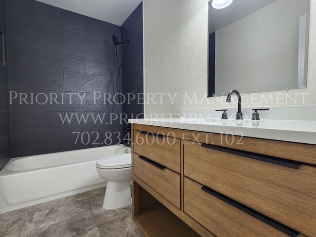 Building Photo - GORGEOUS SPRING VALLEY COTTAGE !  2 Bed + ...