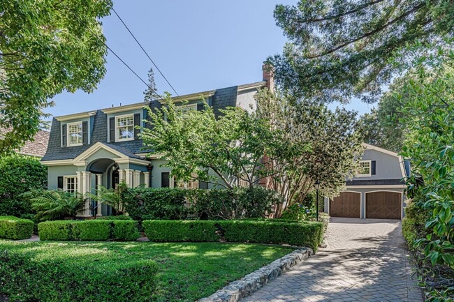 Building Photo - 719 W Poplar Ave