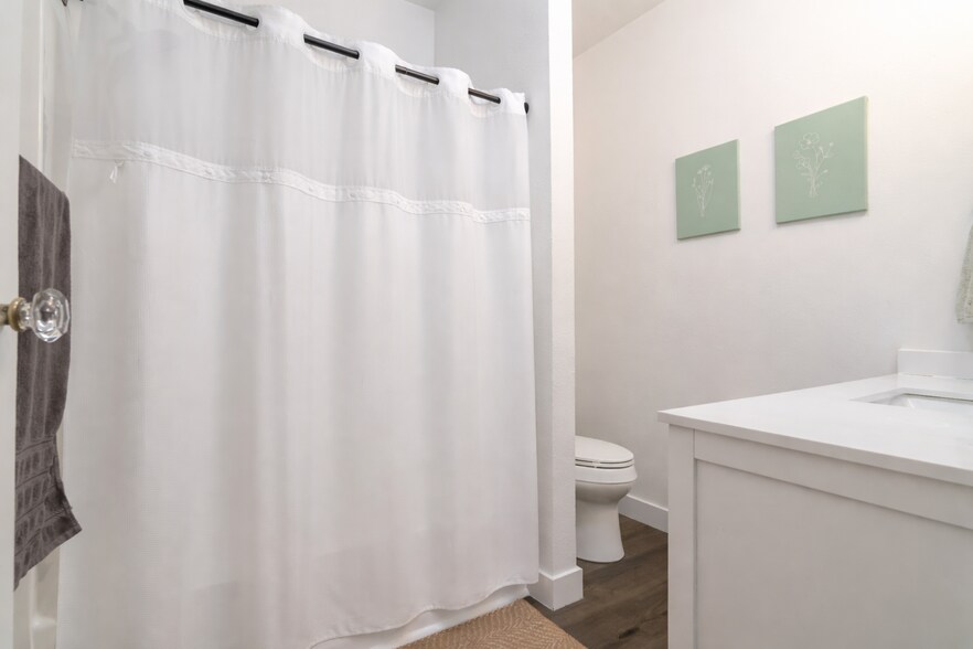 Building Photo - 200 W Arlington St