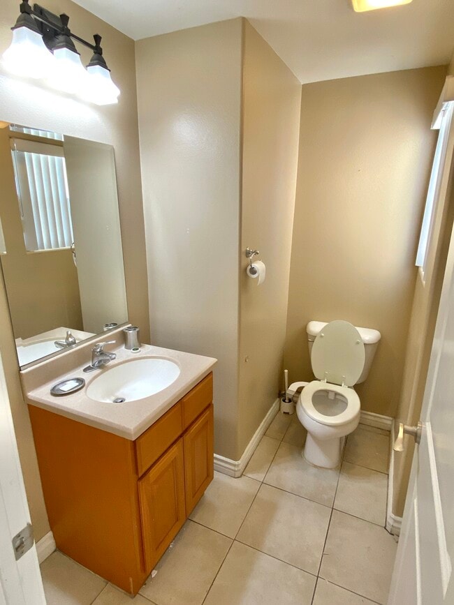 Building Photo - 15917 Sierra Vista Ct