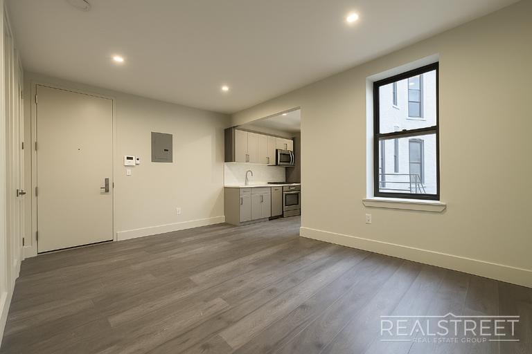 Building Photo - Stunning 1 Bed Near Prospect Park