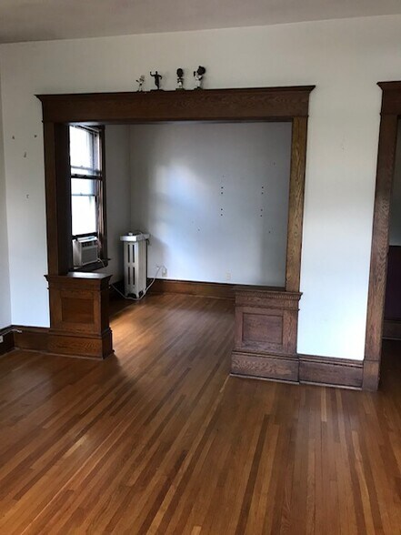 Livingroom - 1032 Portland Ave