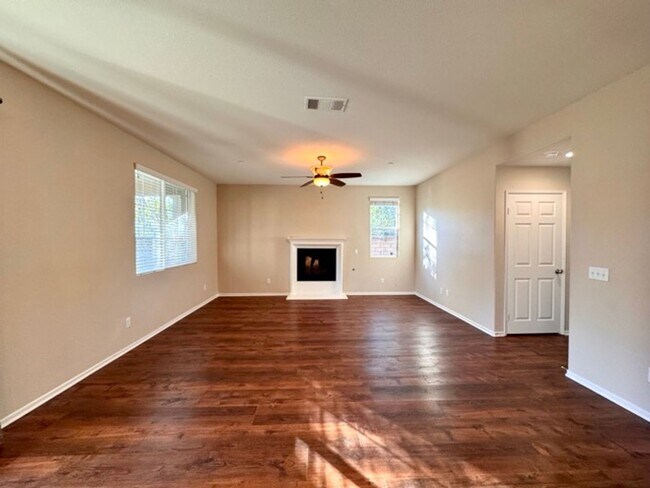 Building Photo - Beautiful Redhawk home located directly ac...