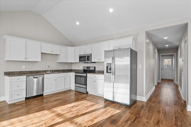 Building Photo - Pristine 3 Bed 2 Bath Home in Dalton