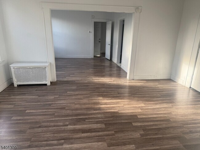 Building Photo - 85 Sunnyside Terrace