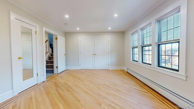 Building Photo - 88-37 62nd Dr