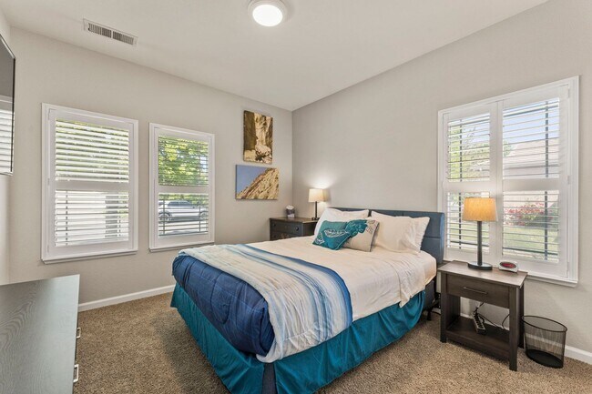 Building Photo - Effortless Living Starts Here — Just Bring Your Suitcase and Step Into Comfort