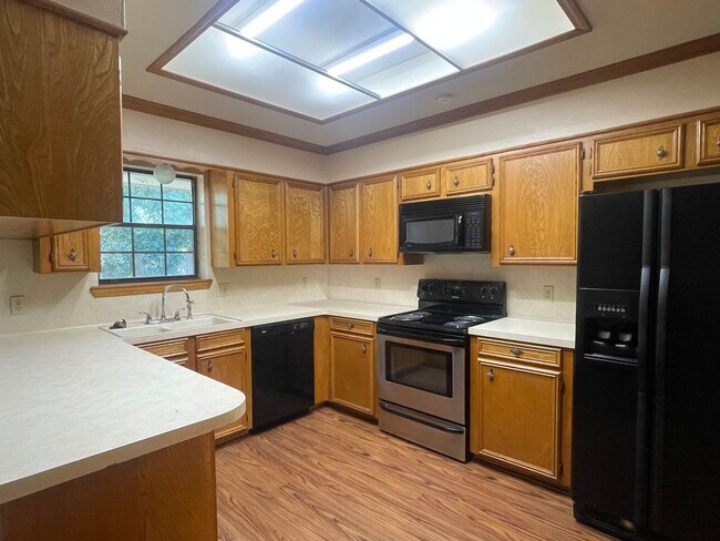 Building Photo - Must See! Welcoming Home In Greenacres Place!