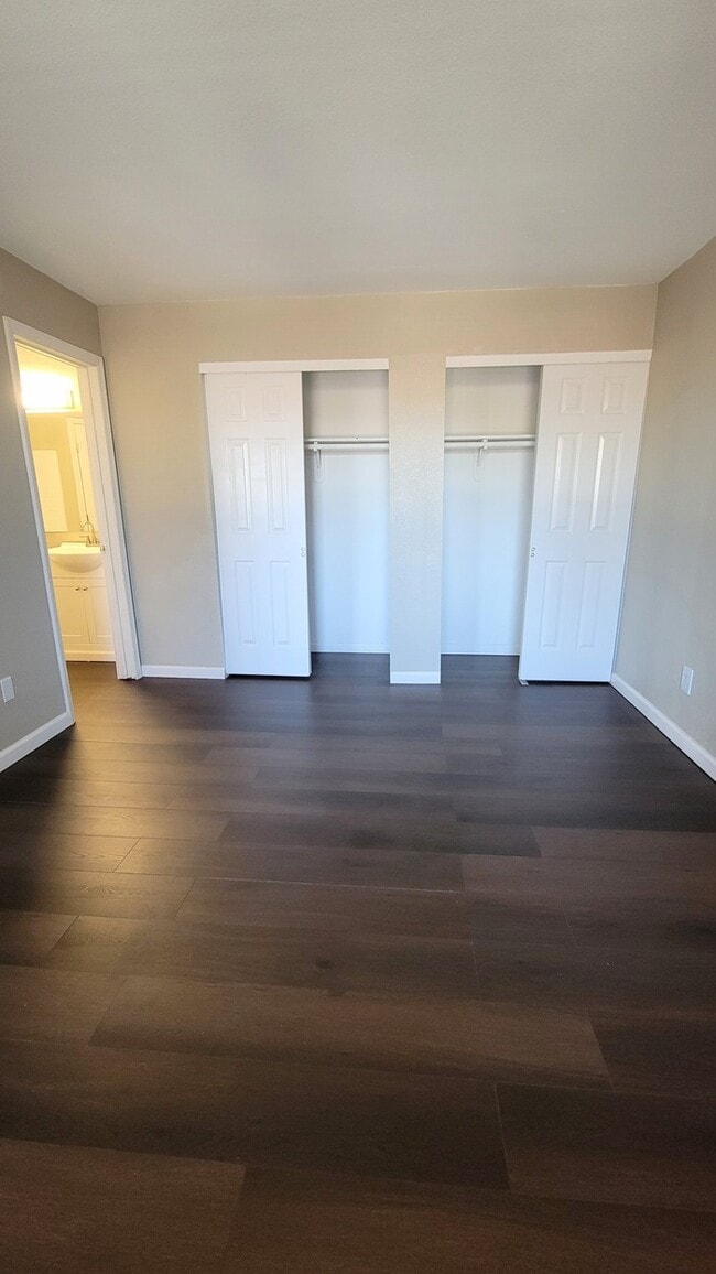 Building Photo - Cozy 1BR/1BA Condo w/ A/C • Full Kitchen Suite • Assigned Parking in Tucson