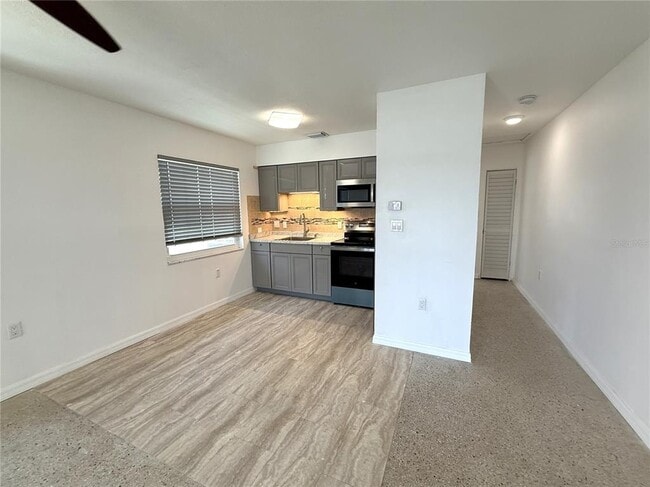 Building Photo - 13202 Boca Ciega Ave