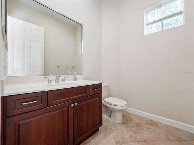 Building Photo - 488 Chelsea Ave