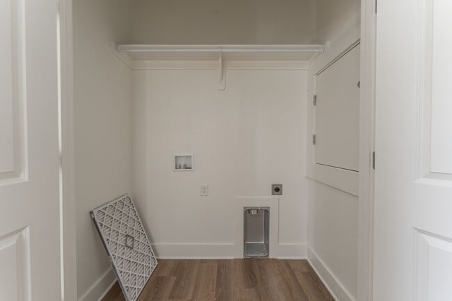 Building Photo - New 3 BR/3.5 BA home in Willow Bend