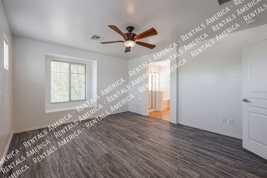 Building Photo - 591 S Buena Vista Ct