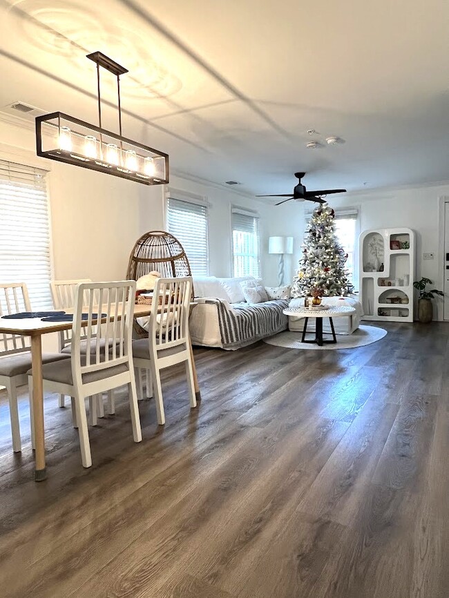 Building Photo - 429 Montgomery St