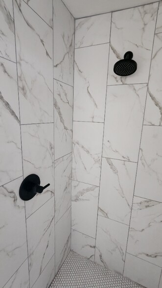 Building Photo - 3438 E Monte Vista Dr