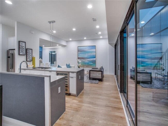 Building Photo - 5225 Crestfield Pl