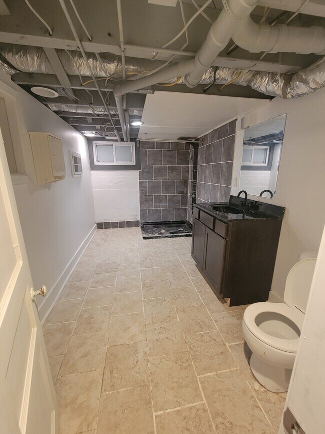 Building Photo - 3605 Hydes Ferry Rd