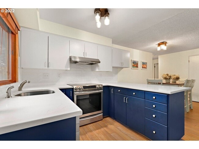 Building Photo - CHARMING HOME NEAR MULTNOMAH VILLAGE IN SW PORTLAND