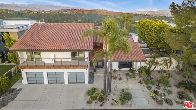 Building Photo - 2028 Stradella Rd