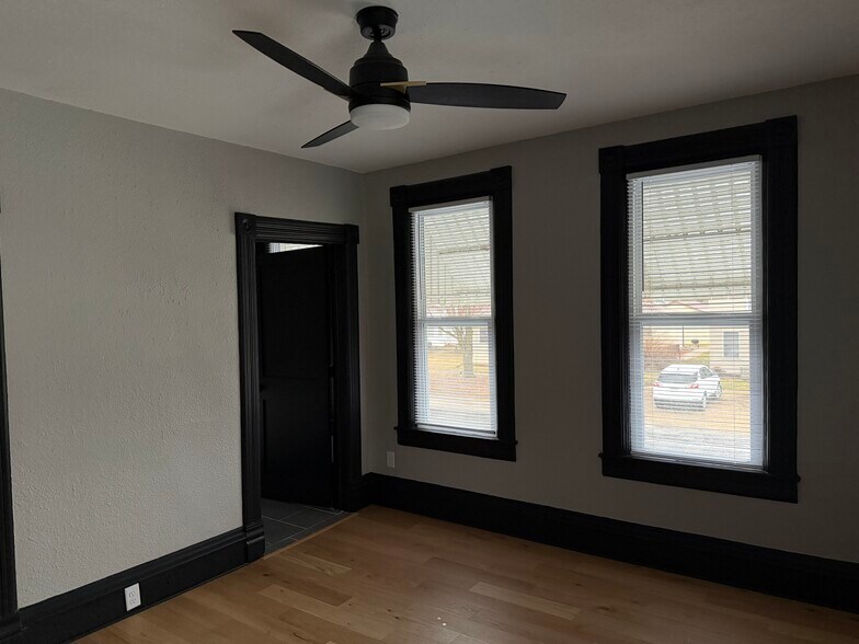 Building Photo - 517 Livingston