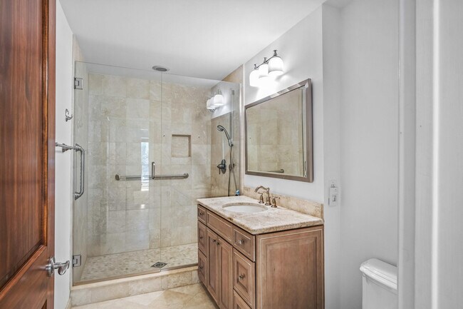 Building Photo - 730 Greensward Ct