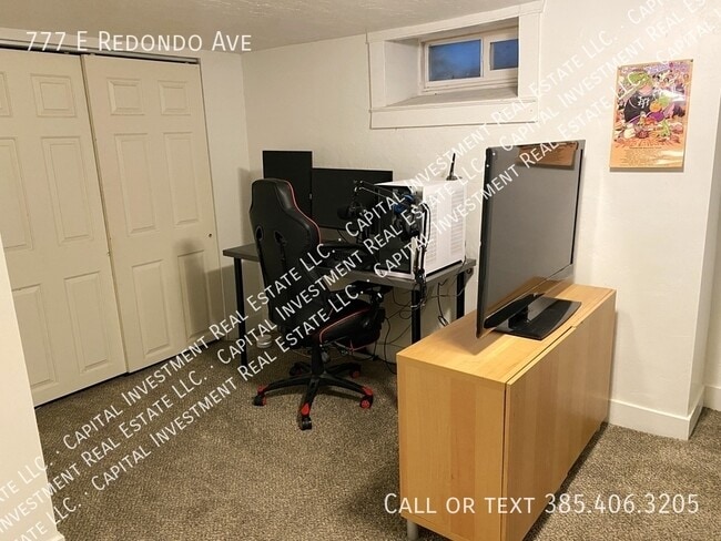 Building Photo - 777 E Redondo Ave